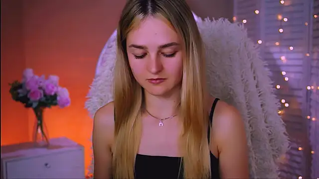 DeboraLarson online show from September 30, 7:36 am