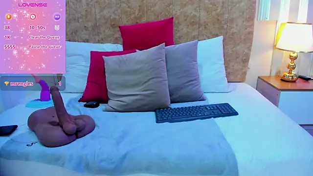 ashley  foxx  online show from October 13, 3:04 pm