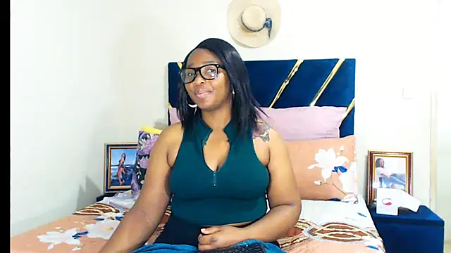 veronica1xxx online show from September 18, 1:04 am