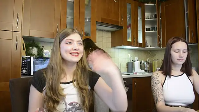 HotCaramellsTV online show from February 15, 11:20 am