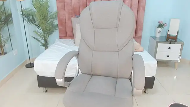 sussy leon online show from November 20, 3:51 am