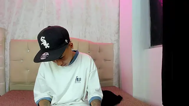 nova sex01 online show from November 20, 5:30 am