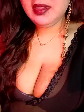 Suhanakhan00 online show from June 8, 12:06 am