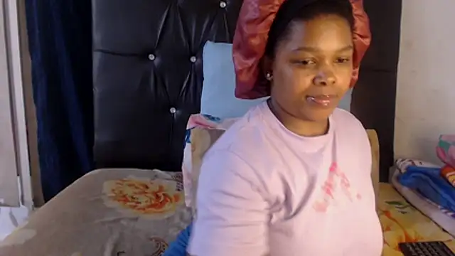 BigbootyNickyx online show from December 18, 7:18 pm