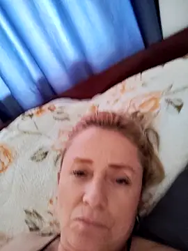 issa soto  online show from February 9, 6:32 pm