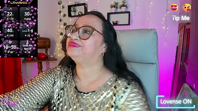 Gia Nahomi online show from March 15, 12:01 am