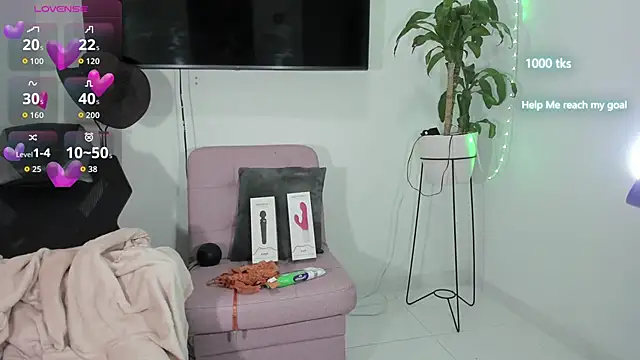 emily palmeer online show from November 26, 11:55 am