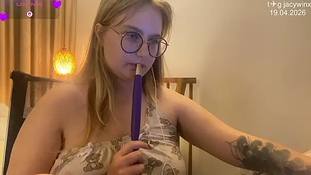 JacyWinslat online show from April 19, 6:10 pm