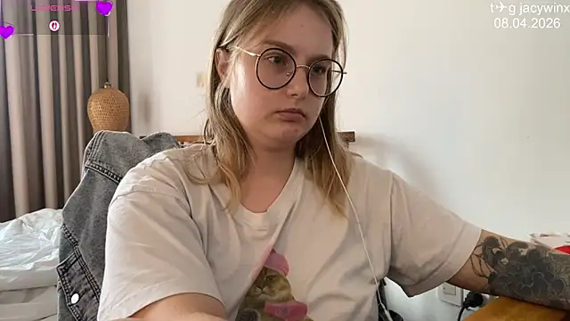 JacyWinslat online show from April 8, 10:50 am