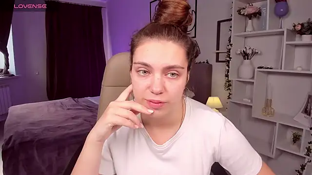 DaniellaLovely online show from September 21, 10:47 am