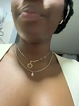 EscorpiLeoncita online show from February 13, 5:20 am