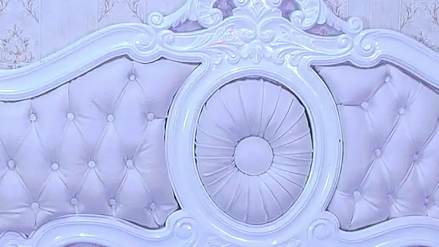 TiaraRosse online show from November 30, 4:00 pm