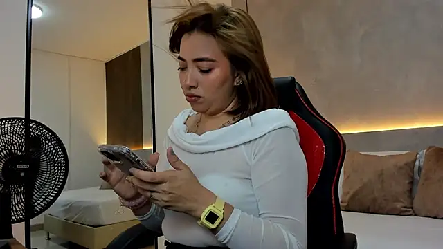 alma fenix online show from October 6, 6:45 pm