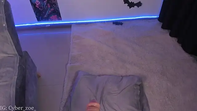 cyberzoe online show from November 10, 5:30 pm