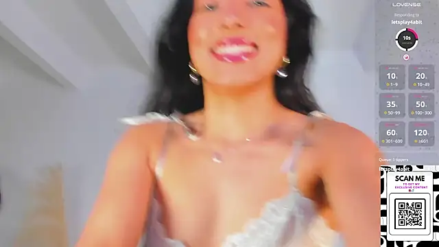 Chrishell  online show from October 4, 4:18 am