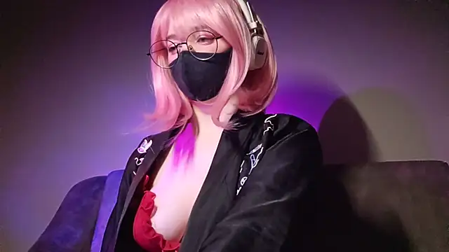 DanaWard online show from April 19, 9:17 pm