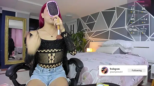 charolbruce 1 online show from October 17, 12:30 pm