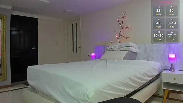 charolbruce 1 online show from November 11, 12:13 pm