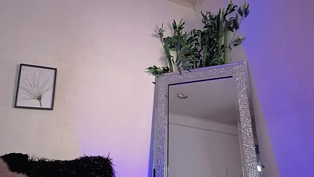 Nyx nayla online show from October 9, 11:42 pm