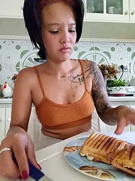 LorenRosse online show from September 26, 4:32 am