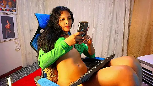 MOMMYJEVAA online show from February 5, 4:48 am