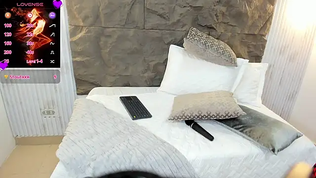 coniie jhons online show from February 17, 12:37 pm