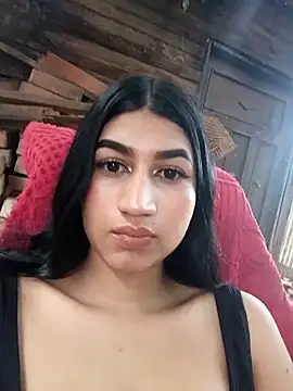 Julix A online show from December 16, 12:33 pm