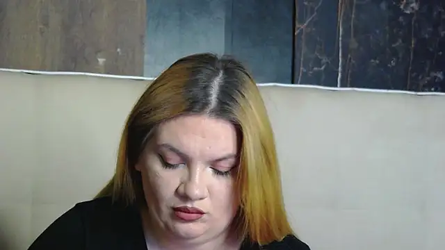 MelanieBrownn online show from December 22, 7:00 am