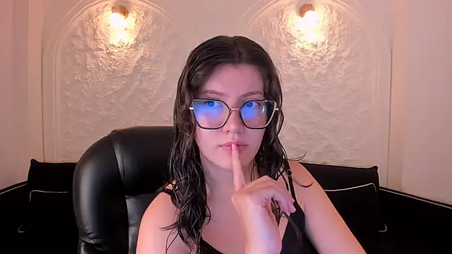 AmberFarrell online show from April 17, 8:11 pm