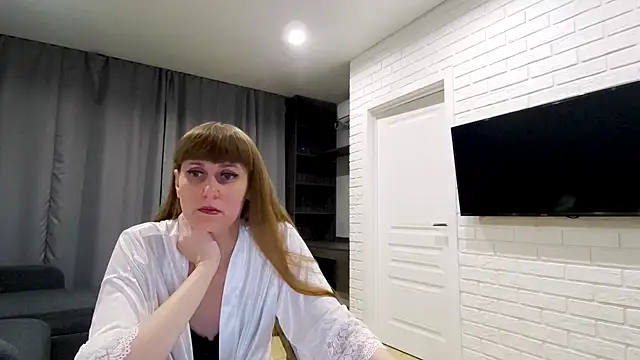 Daniella Lorente online show from April 6, 7:48 pm