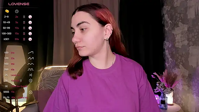 hannacheekss  online show from October 15, 2:25 am