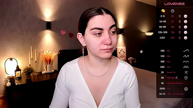 hannacheekss  online show from November 4, 2:05 am