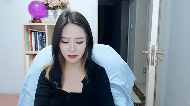 SuSushi728 online show from May 6, 3:05 pm