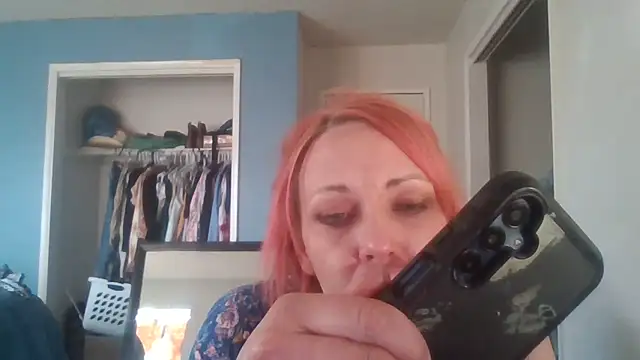 rosequartz online show from February 7, 4:44 pm