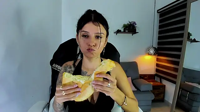 yenny garcia online show from September 20, 7:23 pm