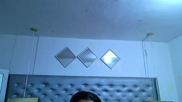 EileenBenzon online show from April 15, 5:52 am