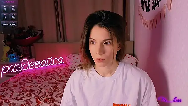  ni kiss online show from February 5, 5:16 pm