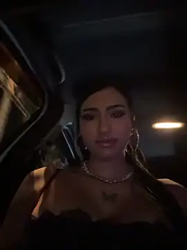 Hilary pinkk online show from April 11, 1:22 am