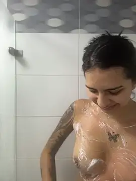 Hilary pinkk online show from April 15, 2:45 am