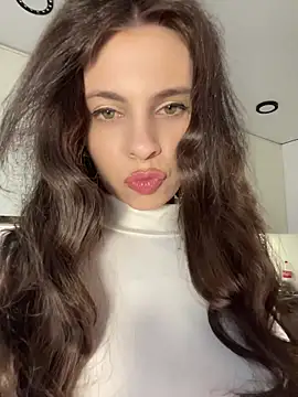 CurlyLara online show from April 11, 7:14 am