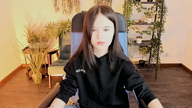 Elainebeness online show from January 13, 7:29 pm