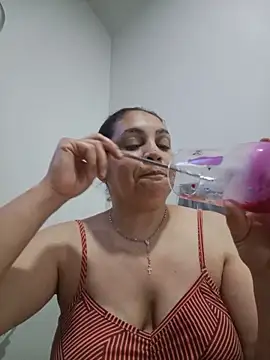 MirandaSoto online show from June 3, 4:02 am