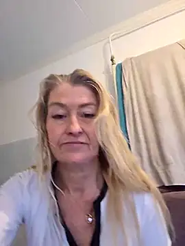 lisalustjouw online show from April 3, 7:39 am