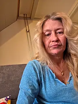 lisalustjouw online show from April 14, 11:21 am