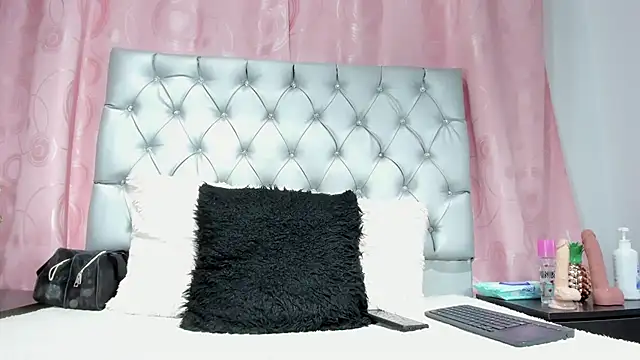 veneno hot online show from November 11, 1:30 pm