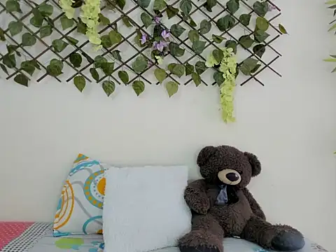 ASIAM BRUNET online show from October 6, 5:51 pm