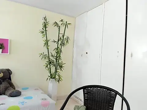 ASIAM BRUNET online show from December 17, 6:34 pm