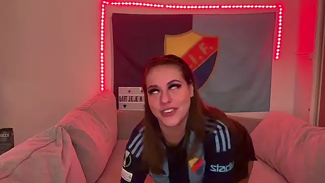 Dif-tjejen online show from November 15, 7:15 pm