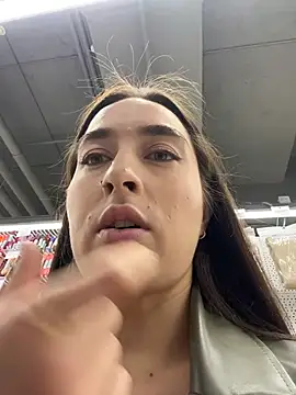 Holly Play online show from March 21, 11:59 am