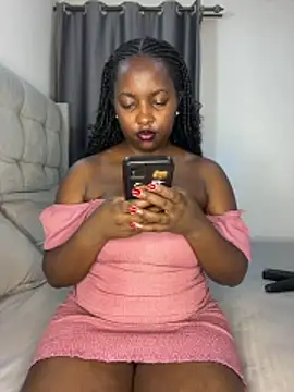 prettiepearl online show from July 12, 8:09 pm